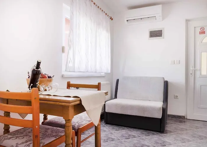 Διαμέρισμα 6 Πούλα